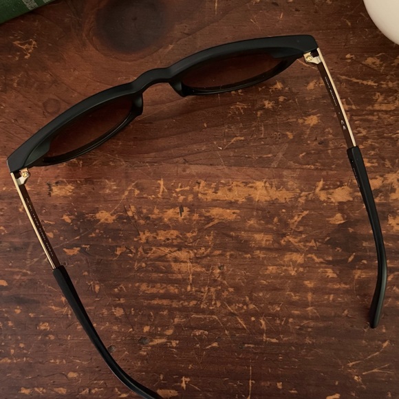 Tory Burch Black Round Gradient Sunglasses - Picture 14 of 15